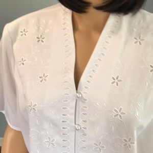 👍 5 for $20. Vintage White Silky Eyelet dressy blouse Large